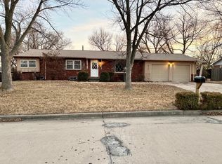 8101 E Willowbrook Rd, Wichita, KS 67207