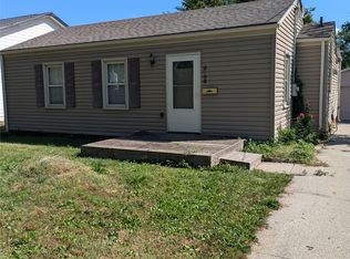 2705 E 16th St, Des Moines, IA 50316