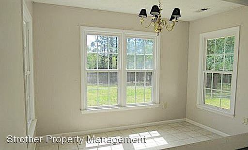 2nd image of 319 Lakeridge Dr