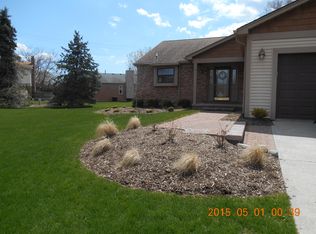 14849 Williams Ct, Gibraltar, MI 48173