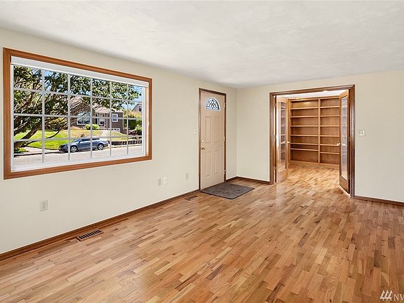 5th image of 806 S Meyers St