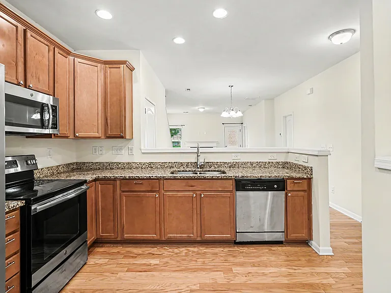 10420 Benfield Rd — Photo 13