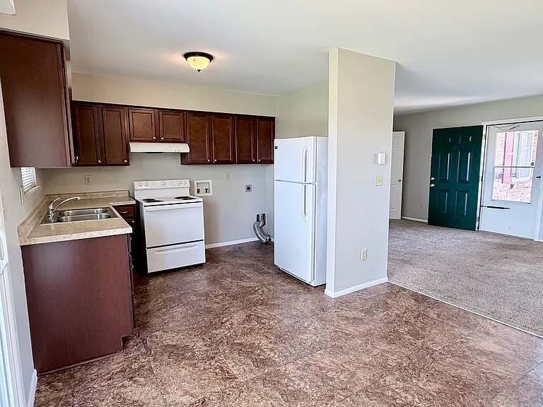 4371 Powell Rd — Photo 5