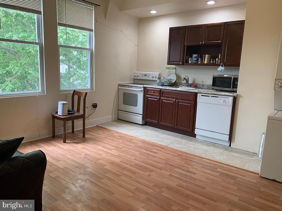 1st image of 2336 N Park Ave Floor 2