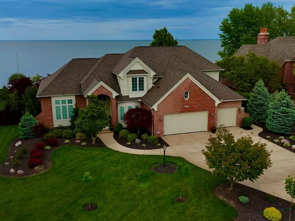 1705 Lands End Dr, Huron, OH 44839