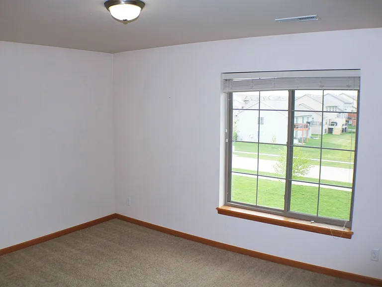 545 Pond View Drive — Photo 29