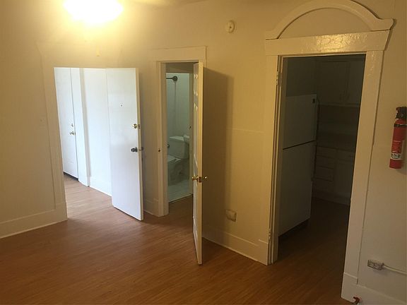 5th image of 410 Enid St APT 6