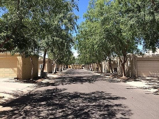 Private quiet community