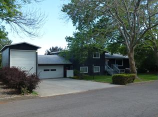 1403 Cris Ct, La Grande, OR 97850