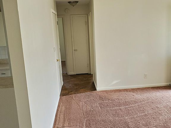 5th image of 1130 W 19th Ave