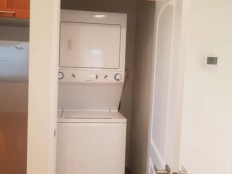 1429 S Sycamore Ave — Photo 13