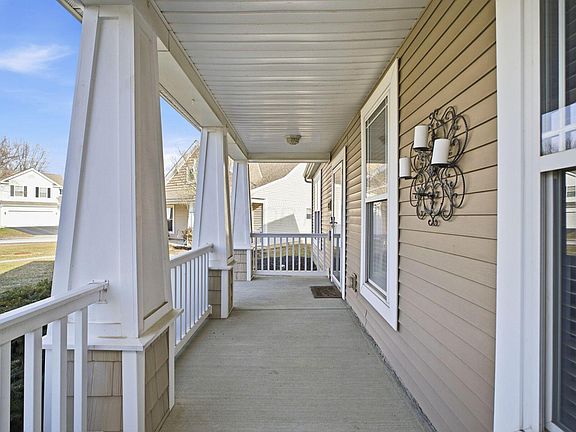 3rd image of 4394 Pebble Beach Dr