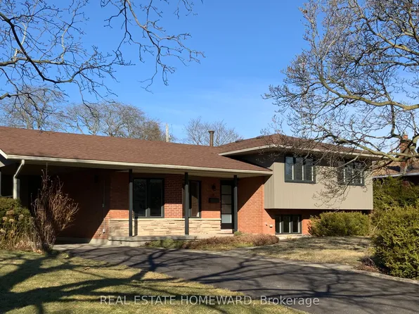 33 Strathcona Dr, Saint Catharines, ON L2M 2A8