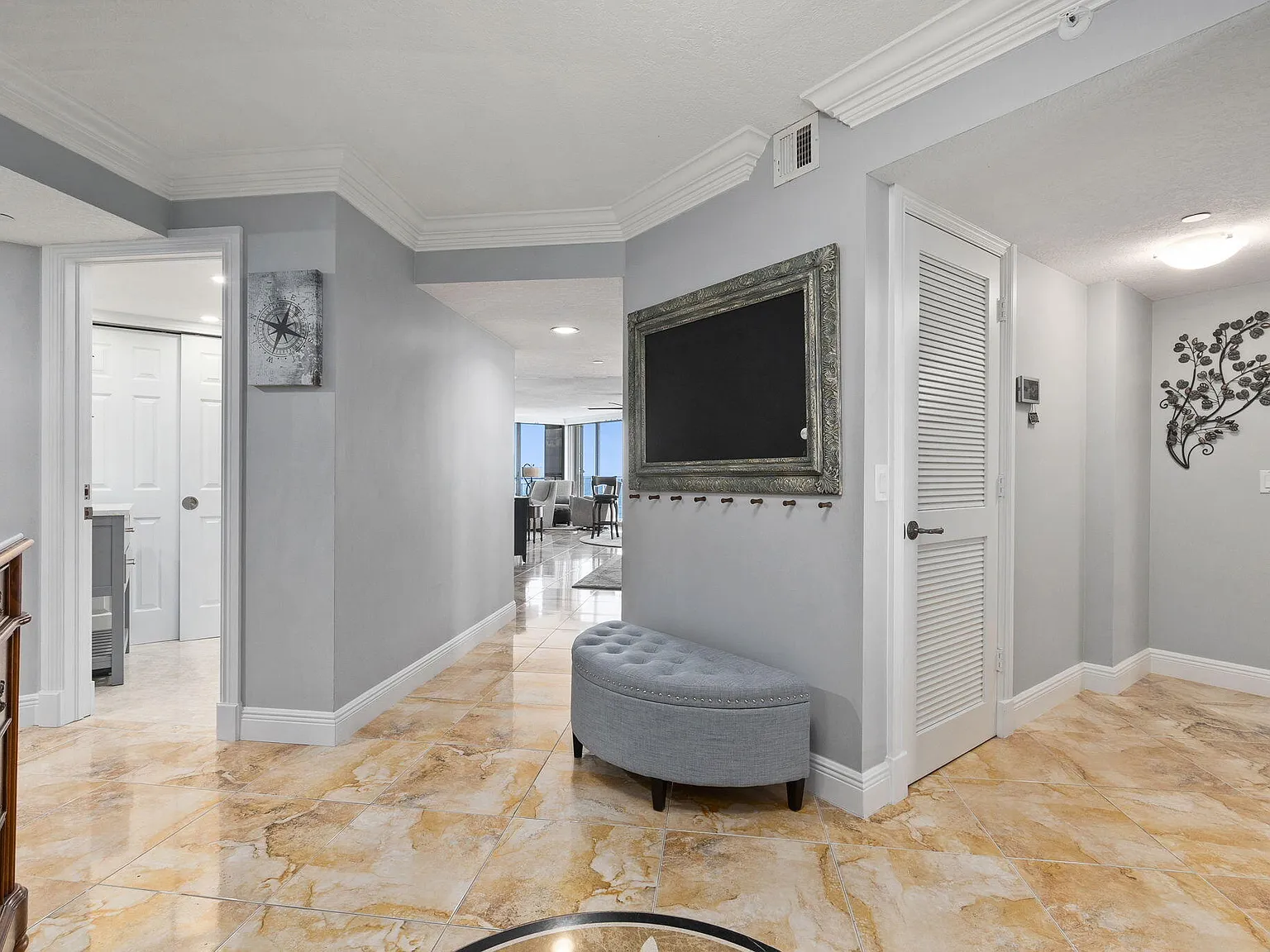 4 bed, 3.5 bath, 2804 sqft, $10,000 — Photo 4