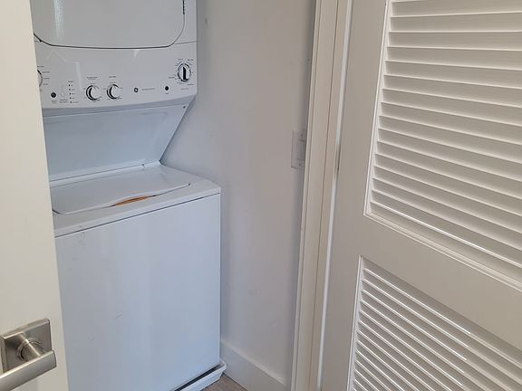 3rd image of 205 Mount Vernon Ave #22E
