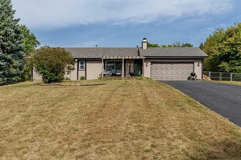 6646 Arena Dr photo 1