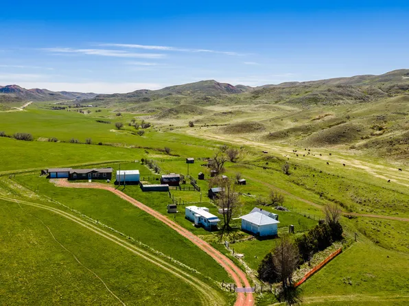 366 S State Route Buffalo Creek Rd, Wyarno, WY 82845