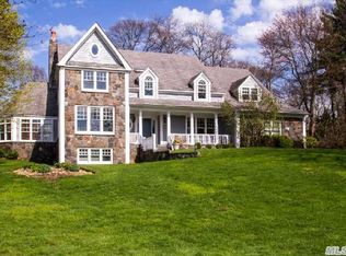 3 Fairview Ct, Woodbury, NY 11797