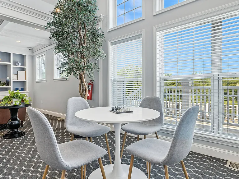 Riverchase Apartments — Photo 6