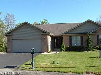 1st image of 405 Pin Oak Pl #405