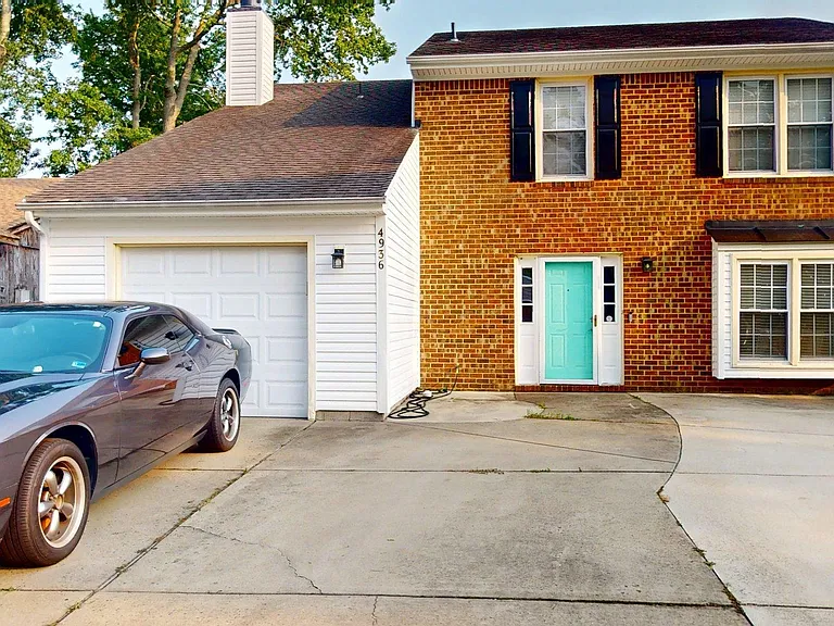 4936 Fountain Hall Dr — Photo 1