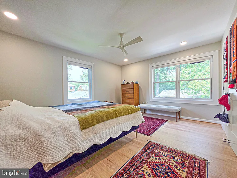302 E Custis Ave #A — Photo 14