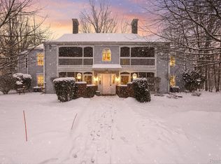 613 Curzon Ct APT 203, Howell, MI 48843