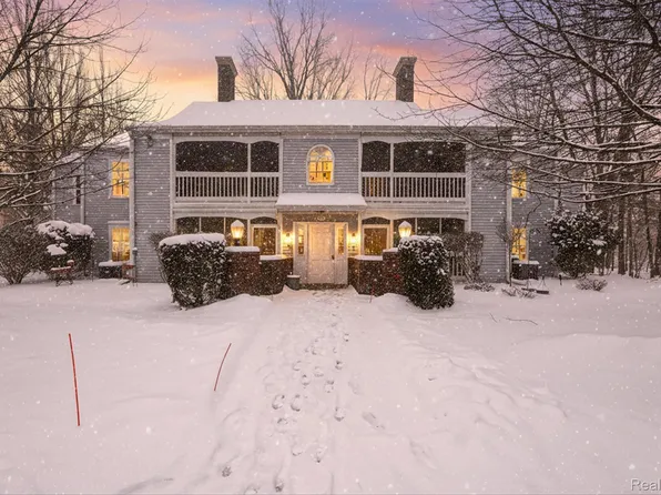 613 Curzon Ct APT 203, Howell, MI 48843