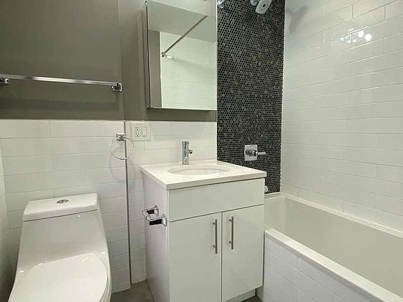 4th image of 55 Brooklyn Ave #9B
