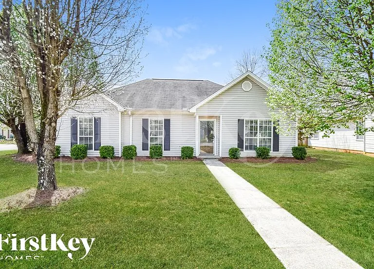 125 Cedar Bend Dr — Photo 1