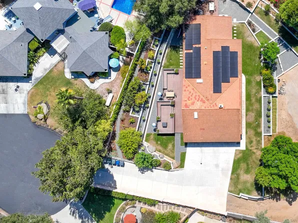 676 Via Rancho Pkwy, Escondido, CA 92029