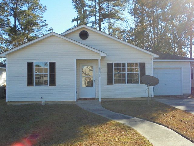 1st image of 1705 Largo Cir