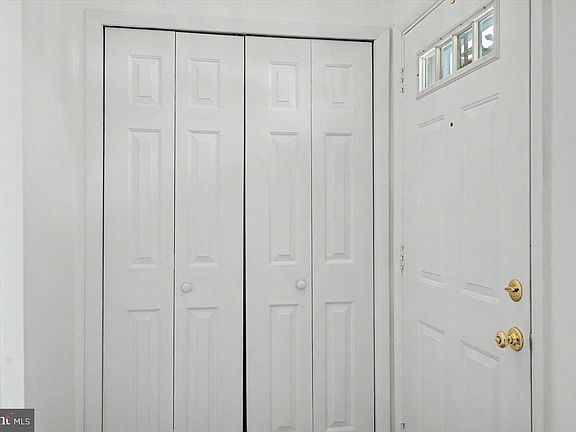 3rd image of 216 Catalina Dr