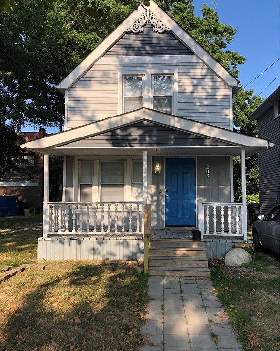1st image of 2037 W 106th St