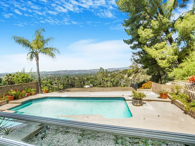 22903 De Kalb Dr — Photo 10