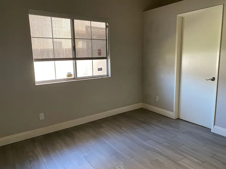 128 Elmtree Dr — Photo 12