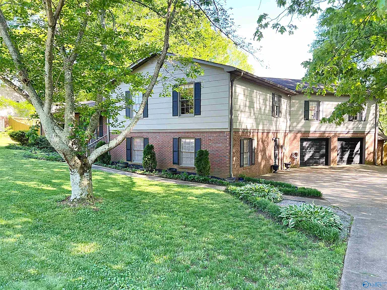 204 Roy Dr — Photo 4