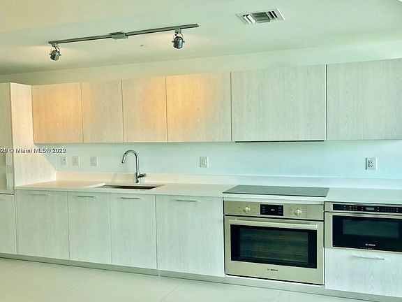 2nd image of 501 NE 31st St #1507