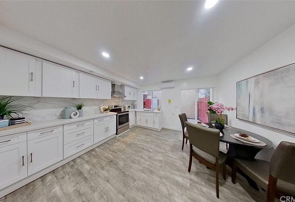 1st image of 9771 Acacia Ave