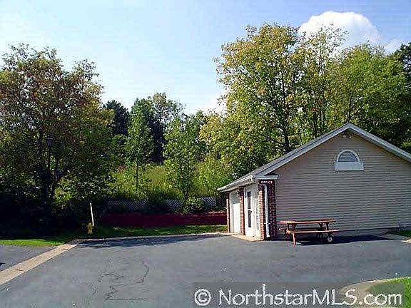 5th image of 717 Larpenteur Avenue E