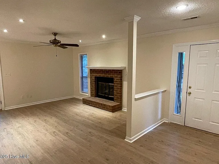 904 Persimmon Pl — Photo 3