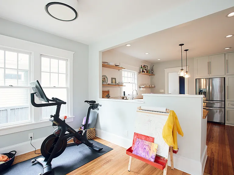 breakfast nook/kitchen