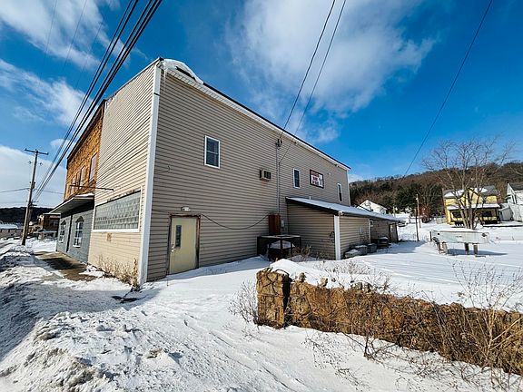 2nd image of 3103 Main St
