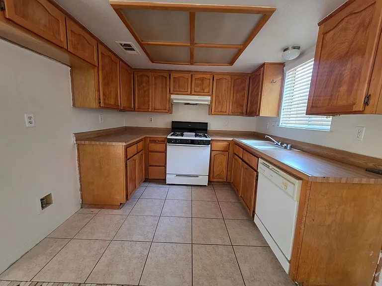 2808 W Mission Ct — Photo 3