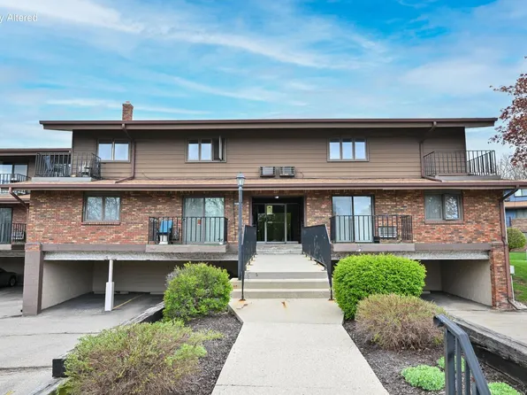 4015 S 84th STREET #8, Greenfield, WI 53228