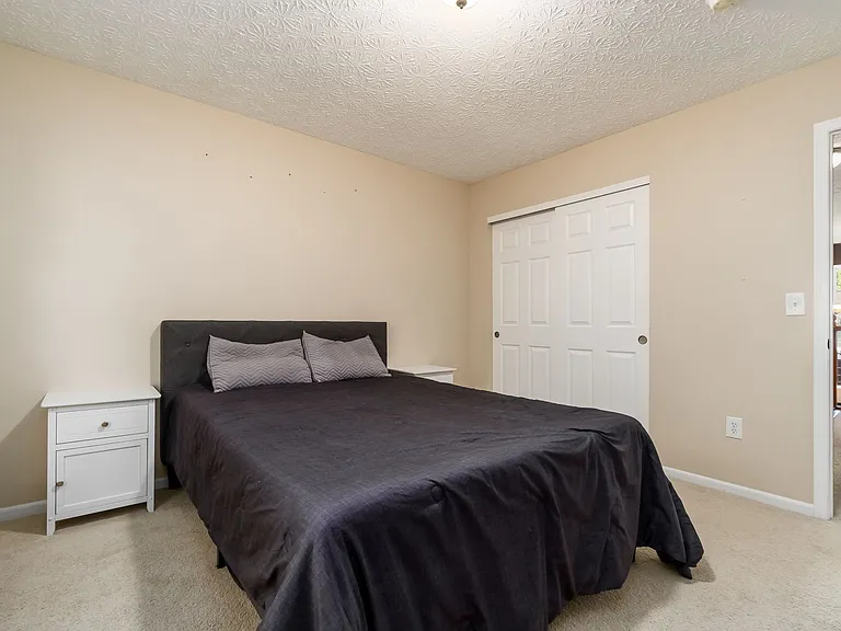 W Hull Dr — Photo 8