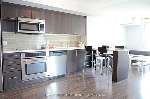 555 Wilson Ave Photo 1