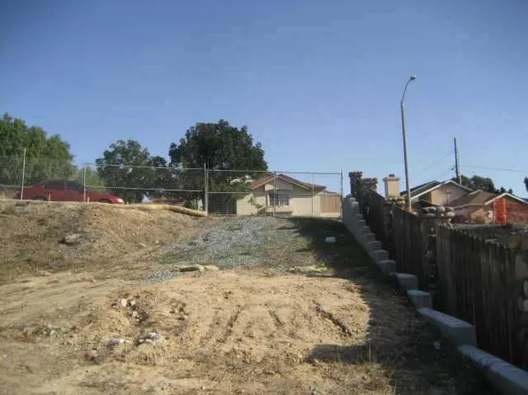 32 Walnut Dr #1-02, Chula Vista, CA 91911