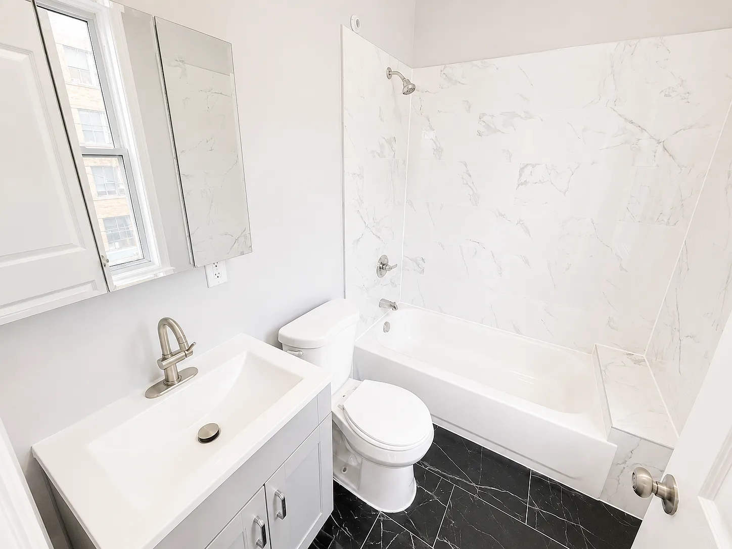 3 bed, 1200 sqft, $2,045 — Photo 3
