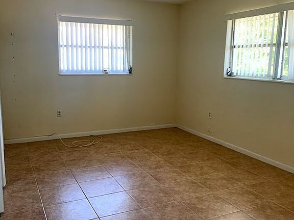 3rd image of 198 Joel Blvd APT 5